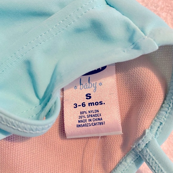 New Old Navy baby’s bathing suit! - Picture 3 of 3